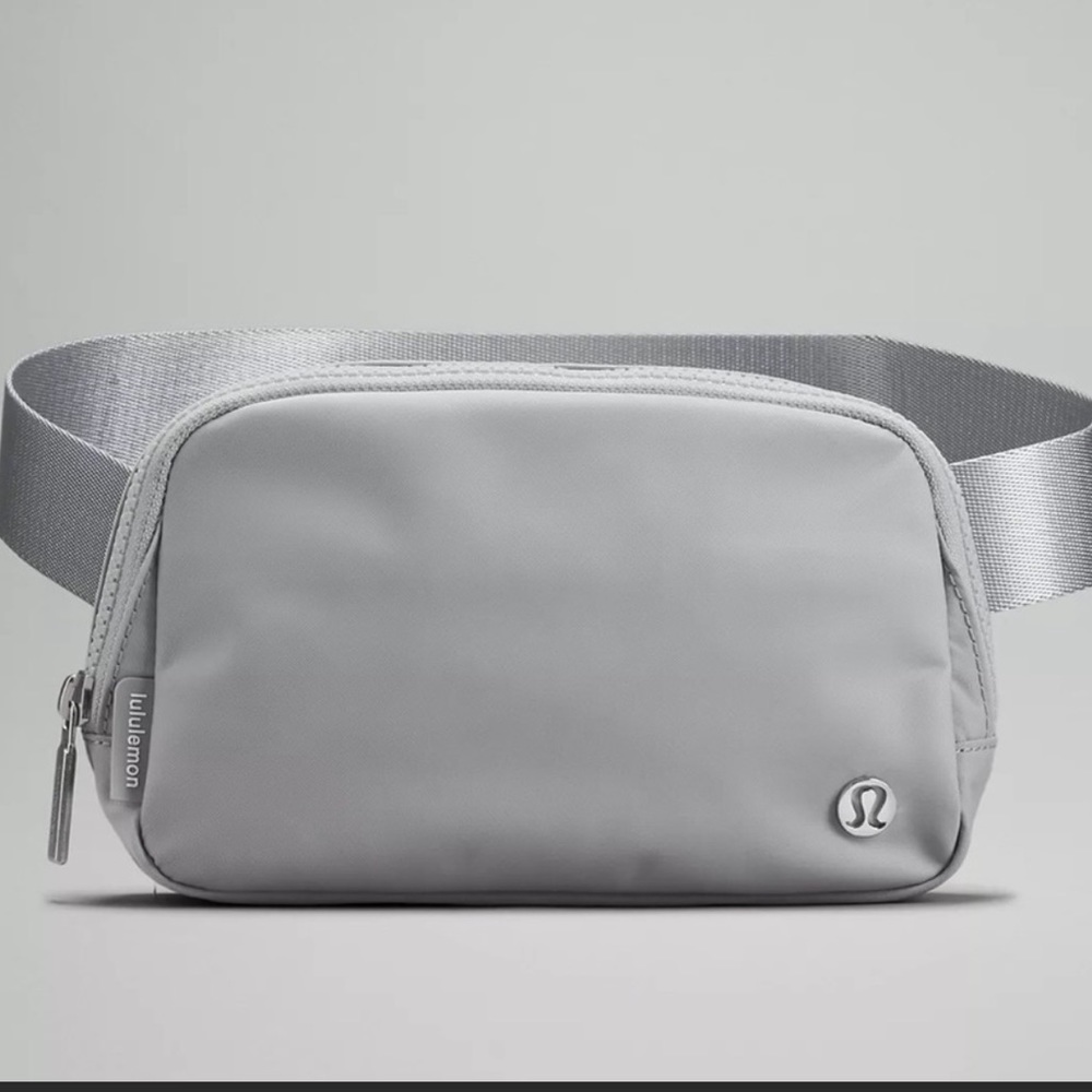 Lululemon 🍋 Everywhere Belt Bag NWT Grey